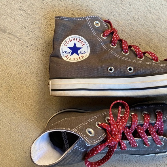 Brown converse - Picture 1 of 6